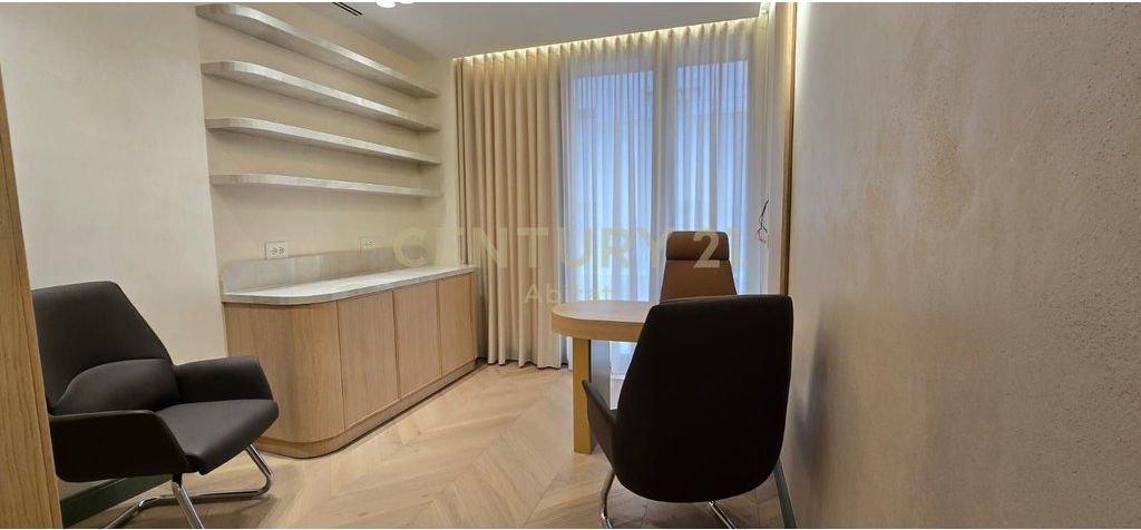 LOCALE PREMIUM IN AFFITTO PER UFFICIO O CLINICA IN VIA KOSOVARVE