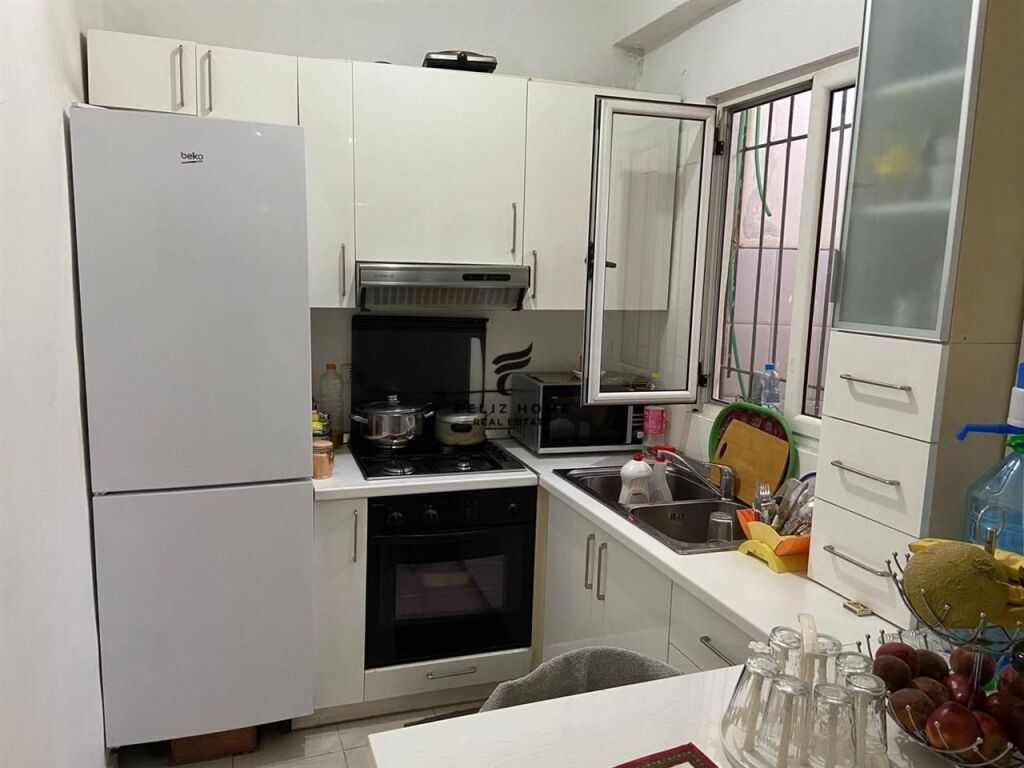 VENDESI CASA DI 1 PIANO BRRRYLI 150.000 € IN VENDITA