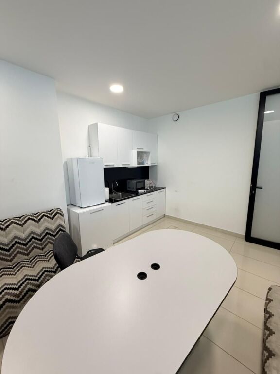 UFFICIO IN AFFITTO PRESSO IL COMPLESSO DELIJORGJI