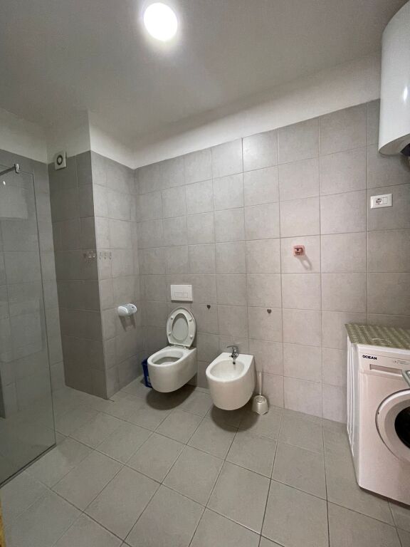 JEPET ME QERA APARTAMENT 2+1+2 TE BULEVARDI I RI.