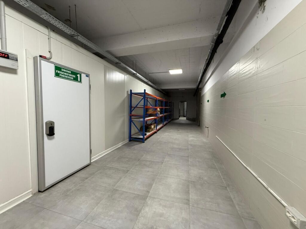 WAREHOUSE FOR RENT 1200 M2 "KTHESA E KAMZËS" 6000 EURO (PARKING FOR VERY HEAVY VEHICLES).