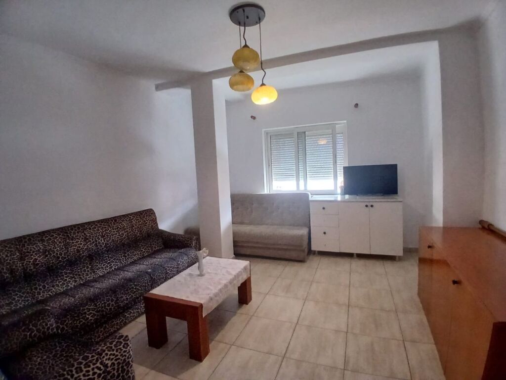 Jepet Me Qera Apartament 3+1+2 Tualete +2 Ballkone