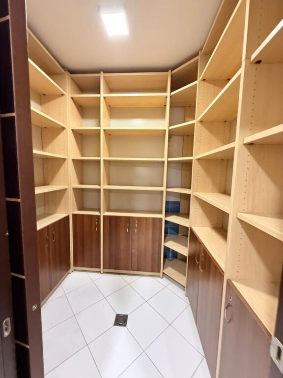 UFFICIO IN AFFITTO PRESSO IL COMPLESSO DELIJORGJI