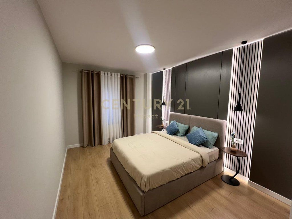 VENDESI APPARTAMENTO 2+1+2