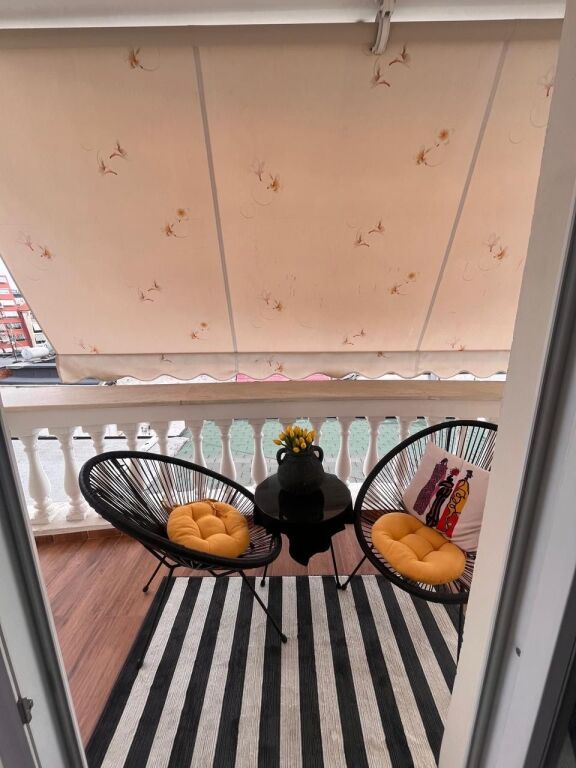 Appartamento lussuoso 1+1 in affitto vicino a Mozaiku a Tirana