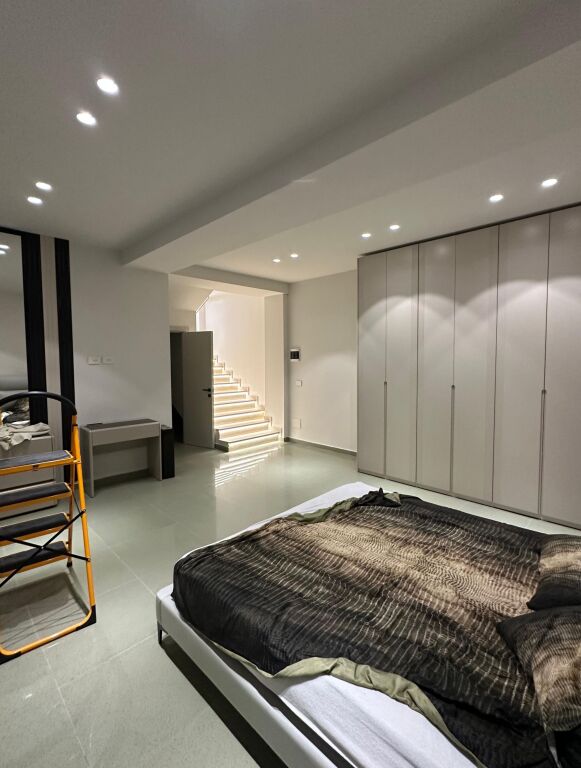 Vilë Rezidenciale – Vile Roses, Farkë