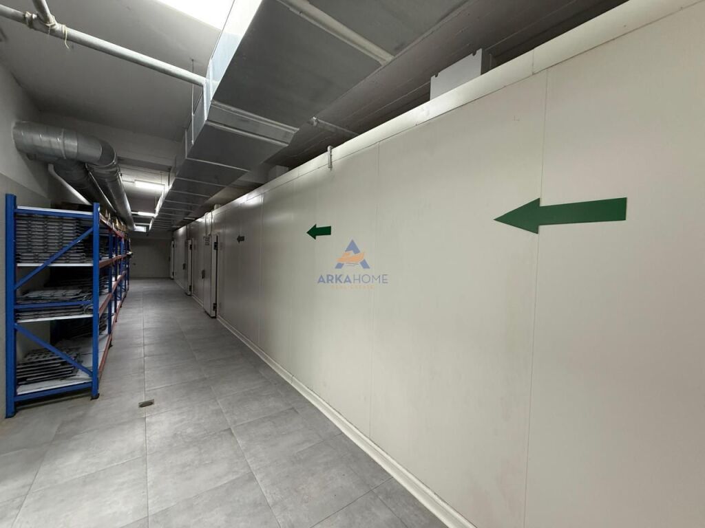 WAREHOUSE FOR RENT 1200 M2 "KTHESA E KAMZËS" 6000 EURO (PARKING FOR VERY HEAVY VEHICLES).