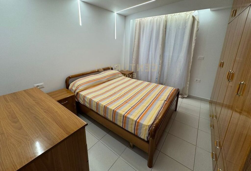 Jepet me qera 1+1 tek Ferit Xhajko