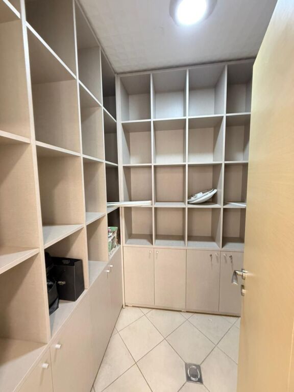 UFFICIO IN AFFITTO PRESSO IL COMPLESSO DELIJORGJI