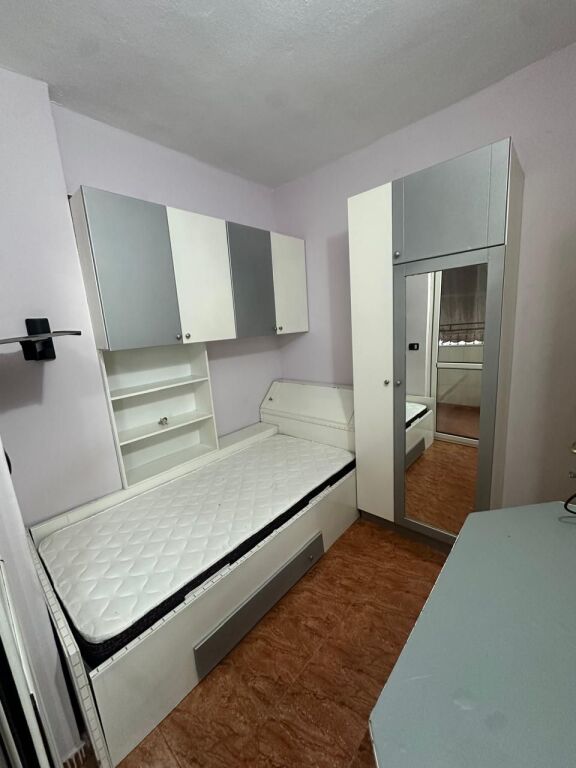 🏢Laprake,prane Klinikes Mjekesore Glob jepet me qera apartament 2+1,i mobiluar.50,000Leke