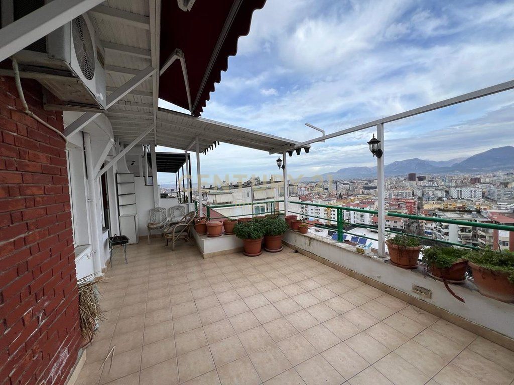 SHITET SUPER DUPLEX ME VERANDE TEK KODRA E DIELLIT