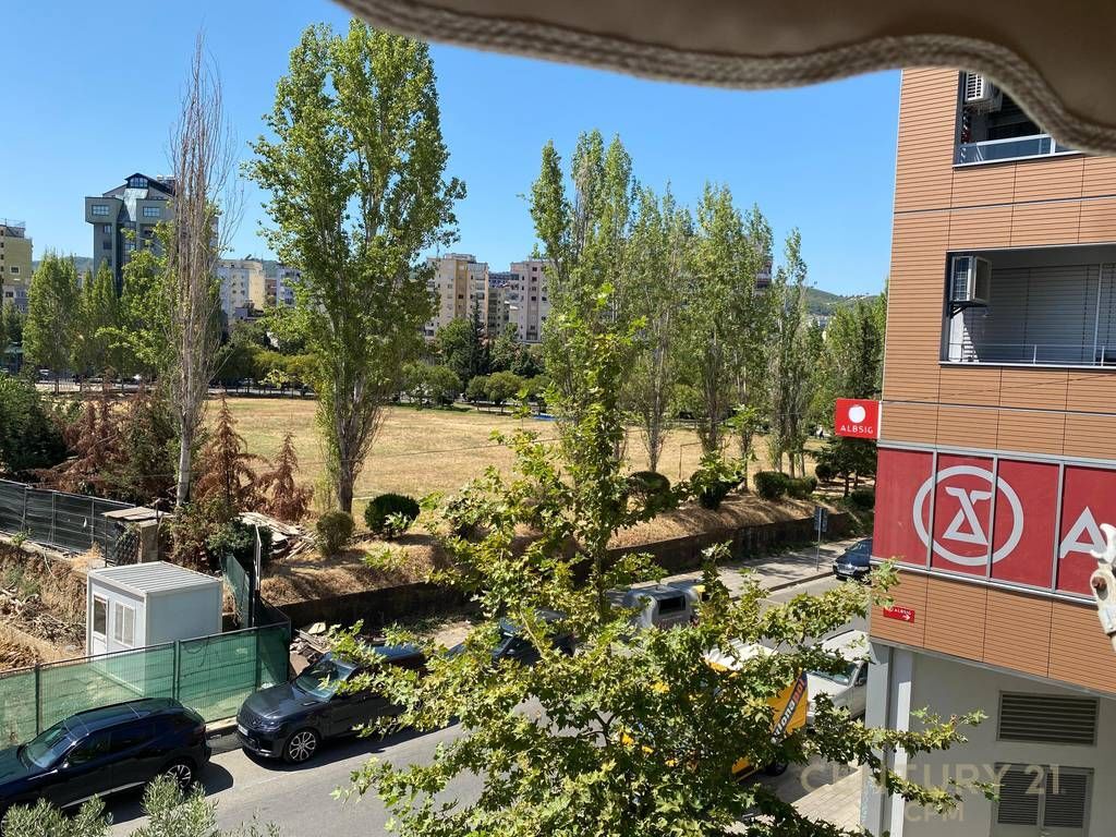 JEPET ME QERA APARTAMENT 2+1 ME DEPO TEK STADIUMI DINAMO