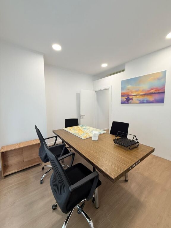 UFFICIO IN AFFITTO PRESSO IL COMPLESSO DELIJORGJI