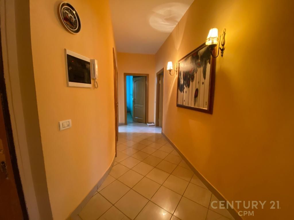 JEPET ME QERA APARTAMENT 2+1 ME DEPO TEK STADIUMI DINAMO