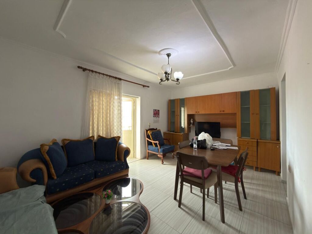 Jepet me qira apartament 1+1, “Xhamia e Tabakëve”, Tiranë