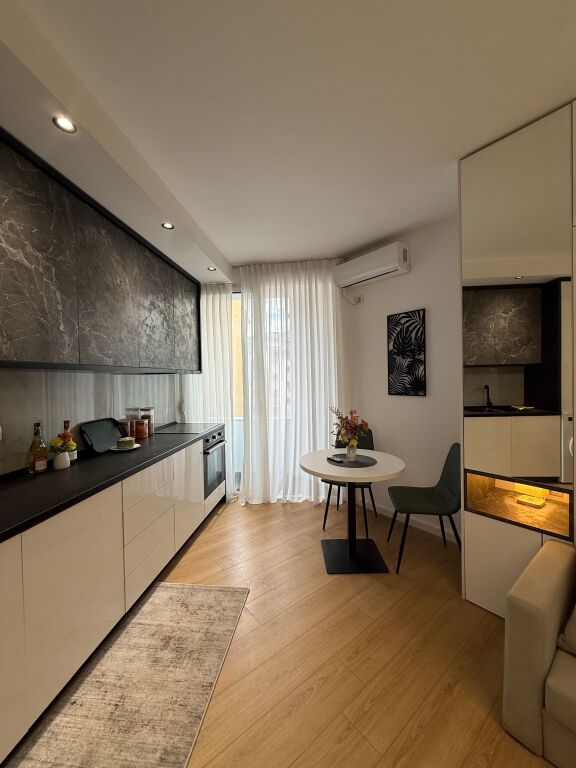 🏠MONOLOCALE IN VENDITA 📍Sopraelevata del Comune Via Rrapo Hekali 🏢4° piano, con ascensore 📐Sup. 31m2 Netto, 36m2 Lordo 💶 Prezzo: 82.000€