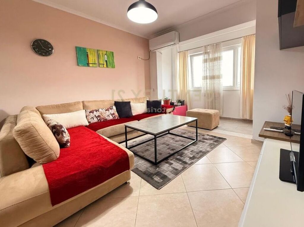 Jepet me qera 2+1+2 ne Astir