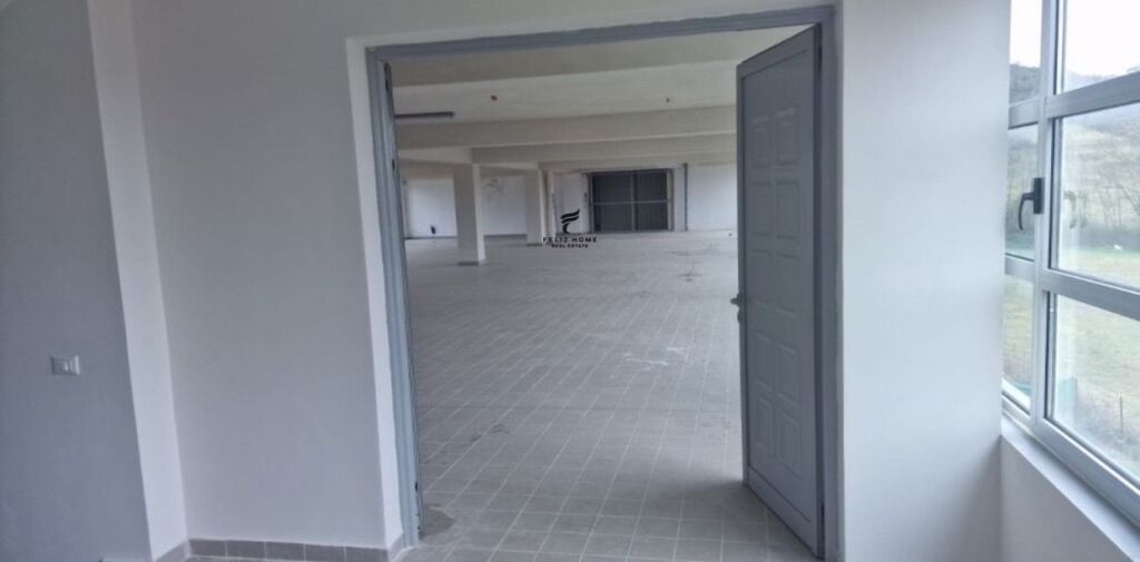 WAREHOUSE FOR RENT 720 M2 COMBINE 2200 EURO
