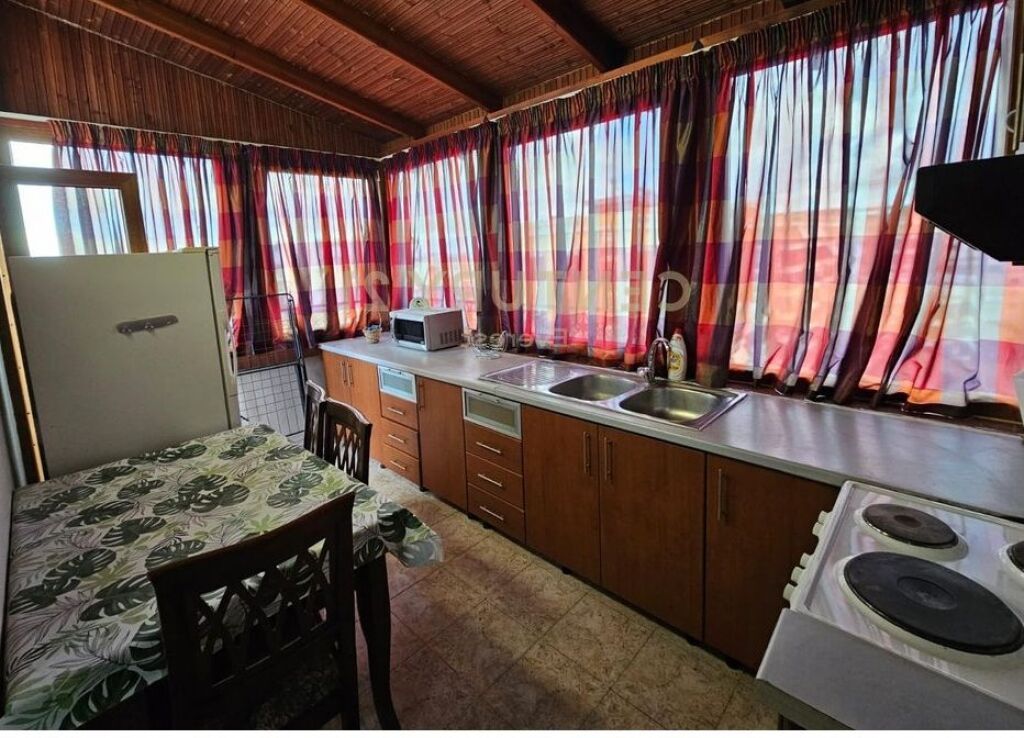 Jepet me qera 2+1 prane Rr.Kavajes