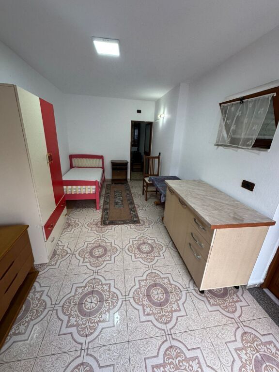 Monolocale in affitto presso la rotatoria di Shkoza