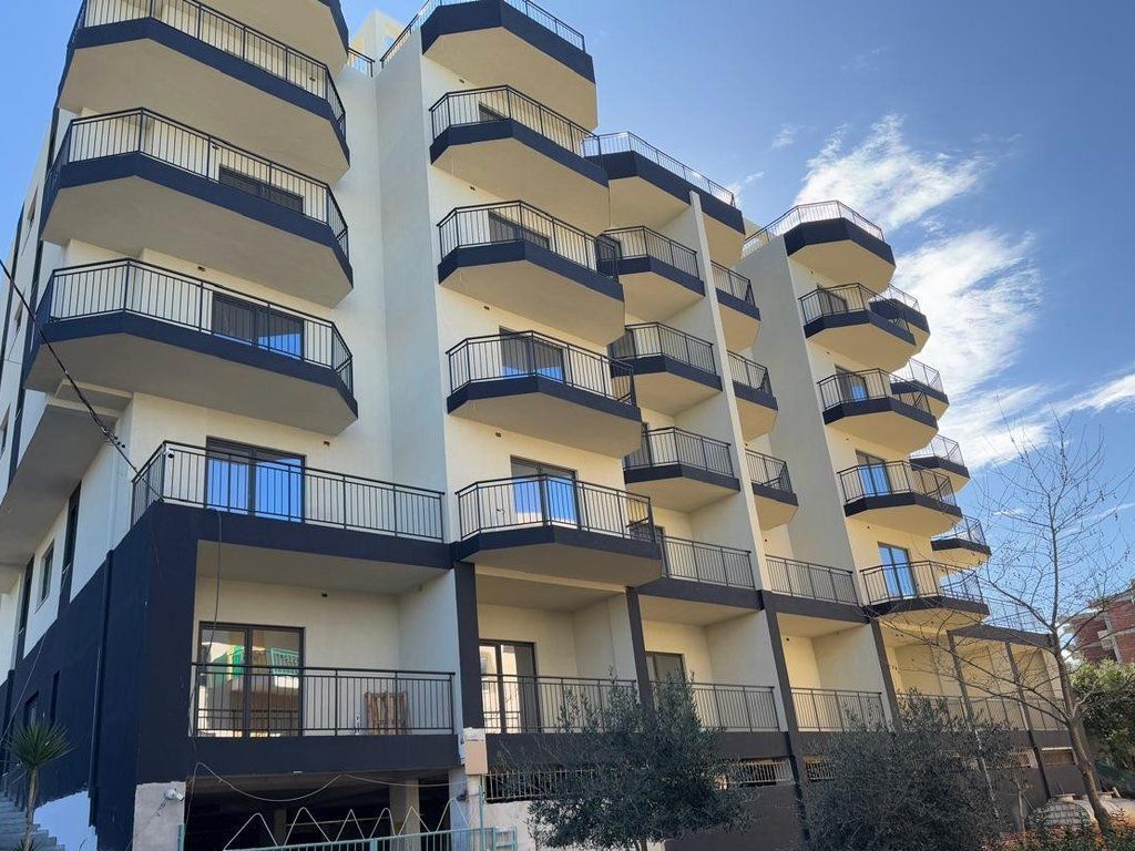 SHITET APARTAMENT 2+1+2 TEK UJI I FTOHTE