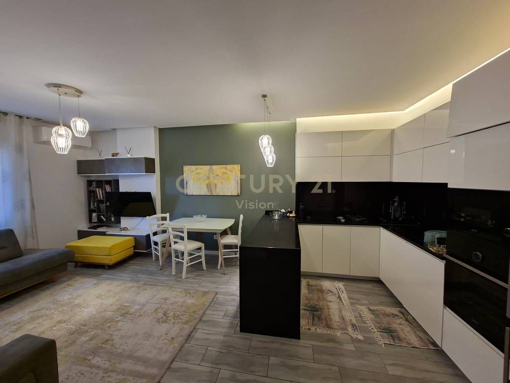 APARTMENT 2+1+2 FOR SALE AT RESTAURANT TRADITA IN SHKODER