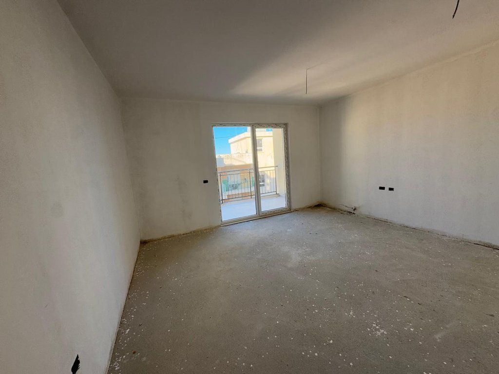 SHITET APARTAMENT 2+1+2 TEK UJI I FTOHTE