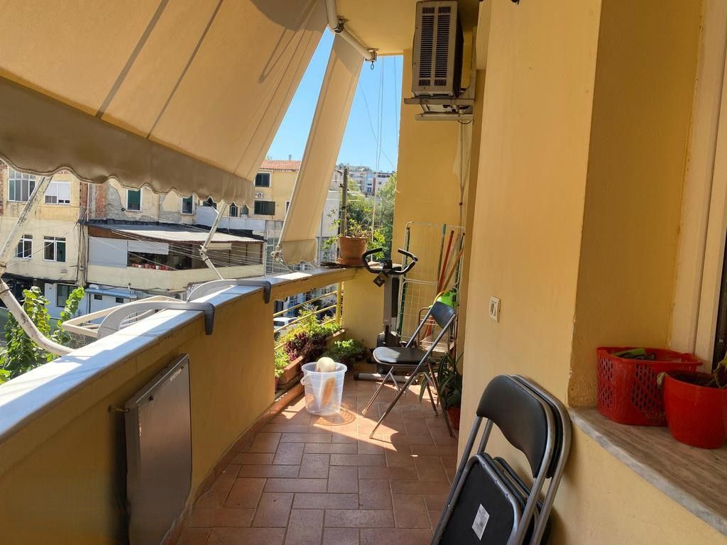 JAPIM ME QIRA APARTAMENT 2+1+DEPO DHE KUZHINE ME VETE 750 € /Muaj