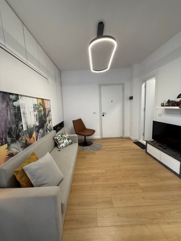 🏠MONOLOCALE IN VENDITA 📍Sopraelevata del Comune Via Rrapo Hekali 🏢4° piano, con ascensore 📐Sup. 31m2 Netto, 36m2 Lordo 💶 Prezzo: 82.000€