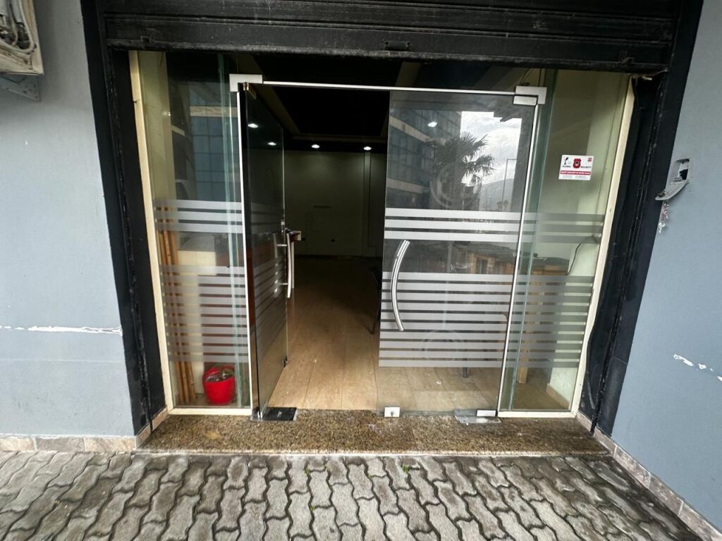 FOR RENT 700 € – BAR IN VLORË NEAR KFC