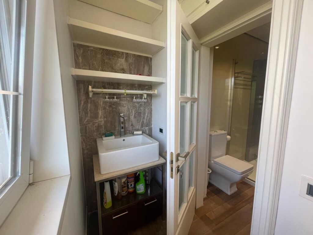 Apartament Me Qira tek Shkolla e Kuqe