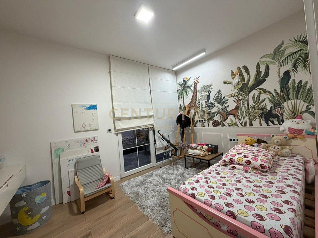 SHITET PENTHOUSE NE SHKOZE