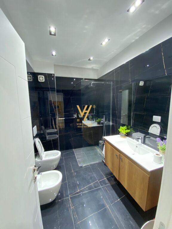 SHITET APARTAMENT 2+1+2+BLK TE KOMUNA E PARISIT 260.000 EURO