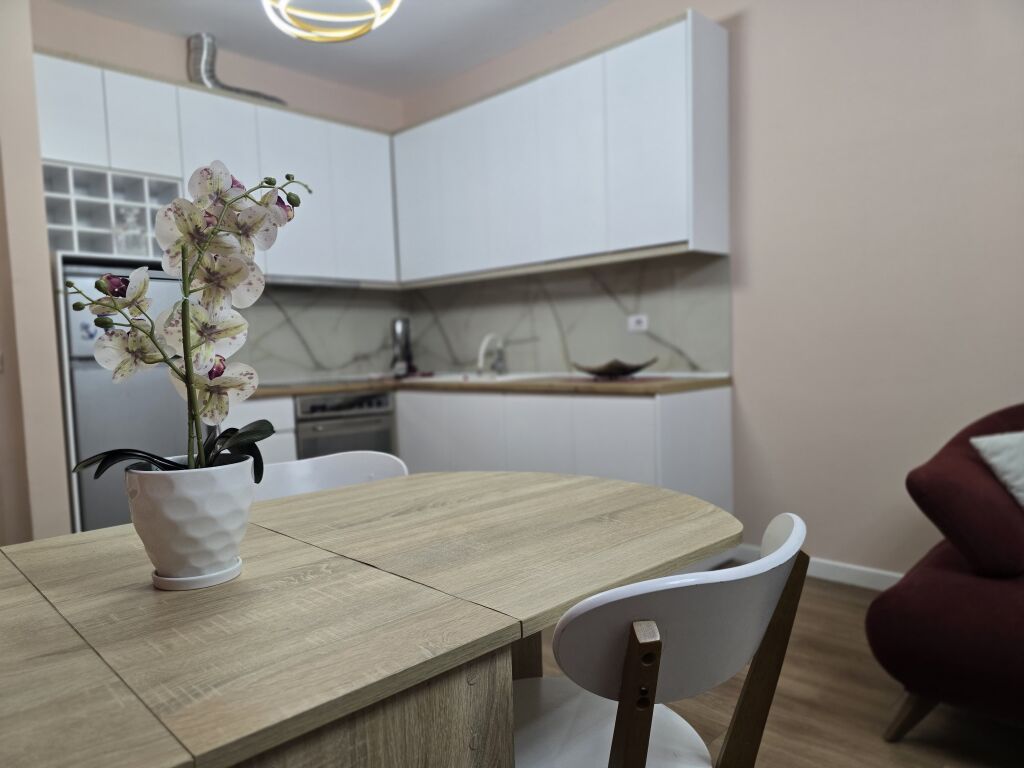 Apartament me Qera Tek rruga Barrikadave 1+1