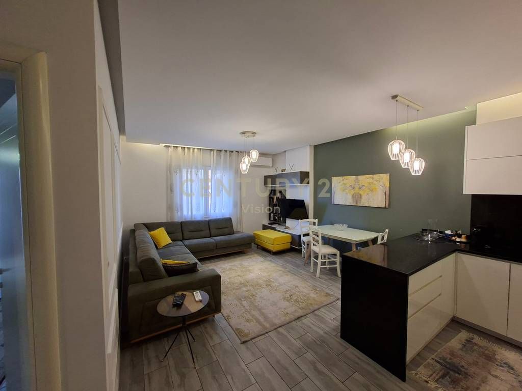 APARTMENT 2+1+2 FOR SALE AT RESTAURANT TRADITA IN SHKODER