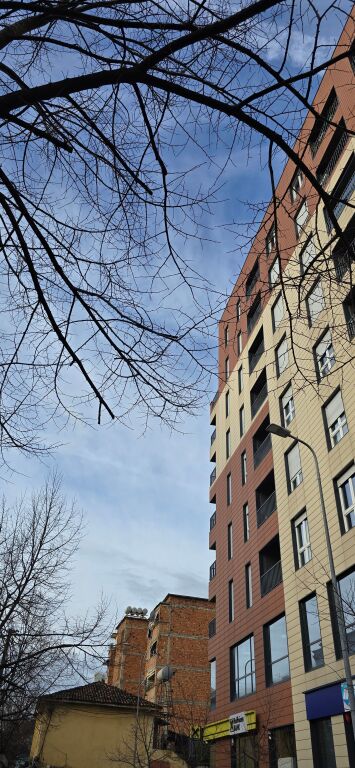 AMBIENT ME QIRA PËR ZYRA+POST PARKIMI, RRuga Hoxha Tahsim