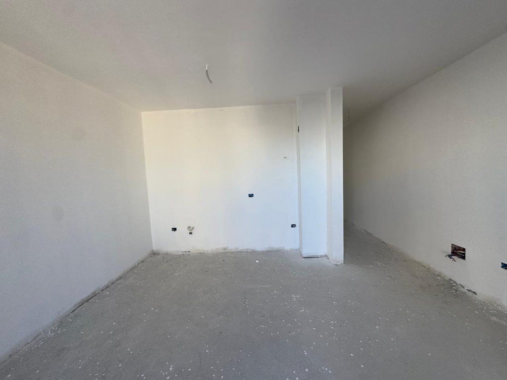 SHITET APARTAMENT 2+1+2 TEK UJI I FTOHTE