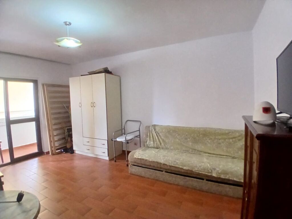 Jepet Me Qera Apartament 3+1+2 Tualete +2 Ballkone