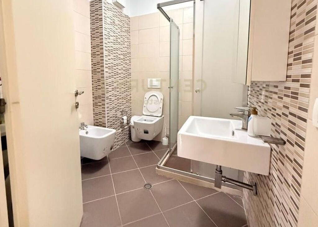 Jepet me qera 2+1+2 ne Astir