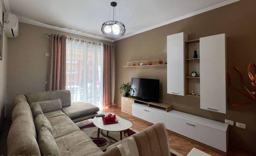 Affittasi 1+1 a Golden Park 3