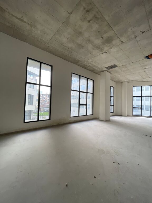 Jepet me qera ambient biznesi open space ne Spring Residence Vasil Shanto