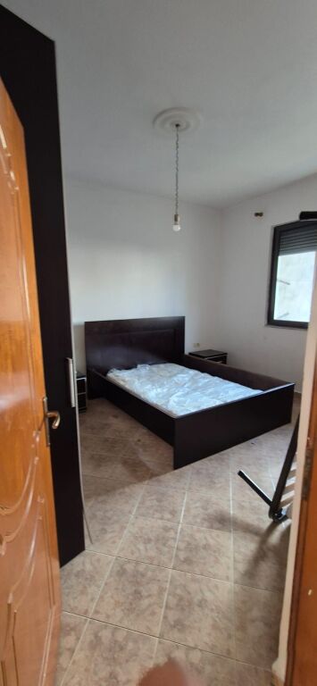 Super ap 2+1 in via Bardhyl ( existus ) vicino alla strada  