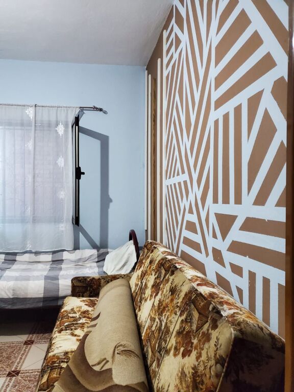 GARSIONERE 25000 LEKE.ISH PARKU I AUTOBUZAVE