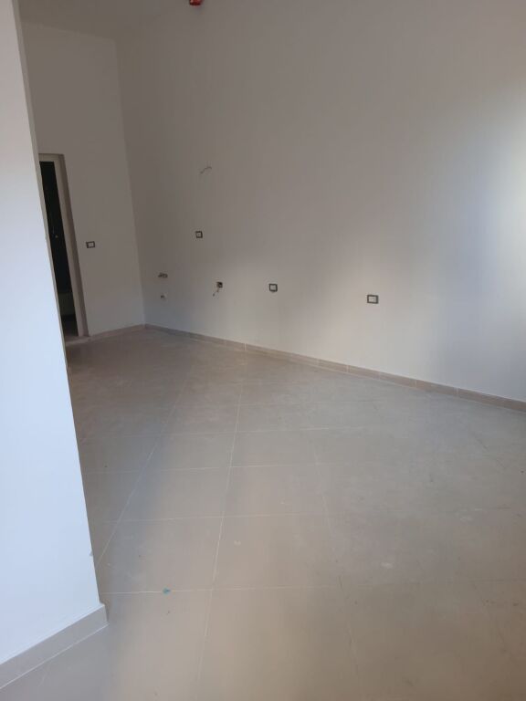 Apartment for sale  Barjam Curri school   