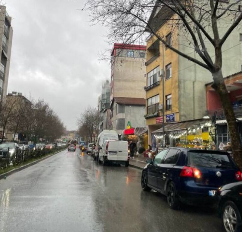 ✨ Ambient komercial për shitje – Buzë rruge