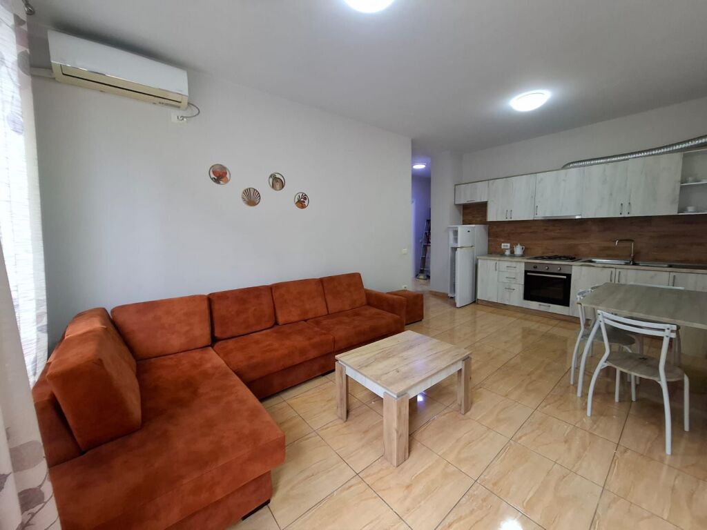 Laprak Jepet Apartament 2+1 Me Qera