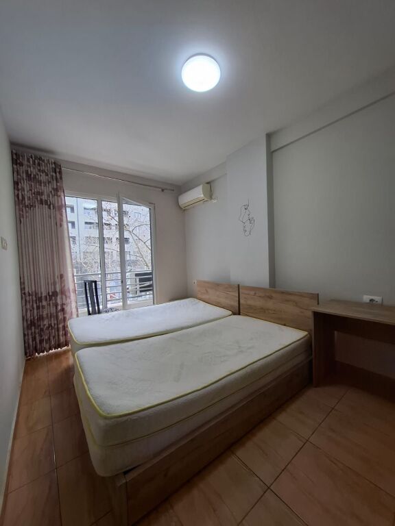 Laprak Jepet Apartament 2+1 Me Qera
