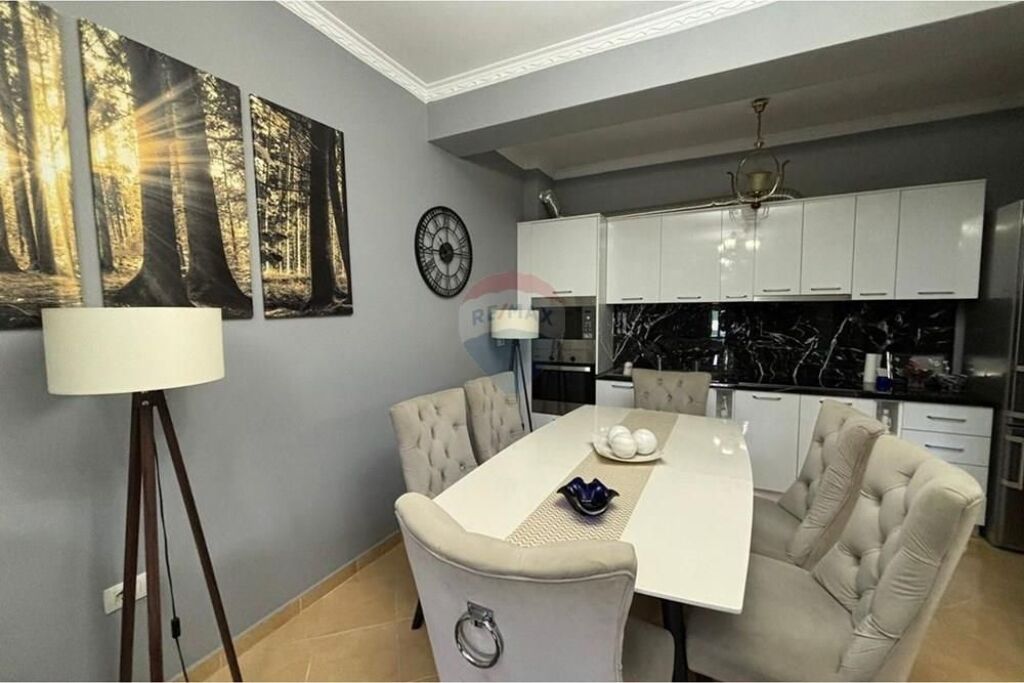 🏡✨ APARTMENT 2+1 FOR RENT – NEAR THE MUNICIPALITY, VLORA