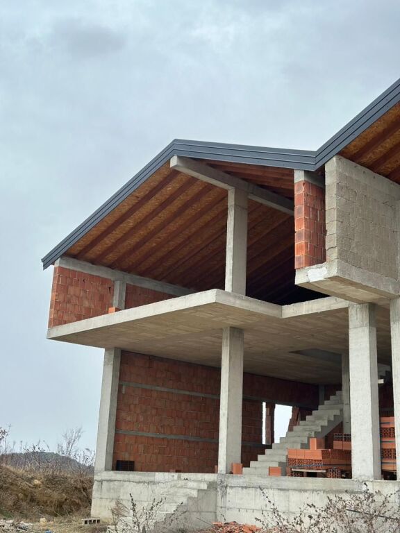 VILLA FOR SALE WITH SEA VIEW IN LALZ BAY !! 300,000 €