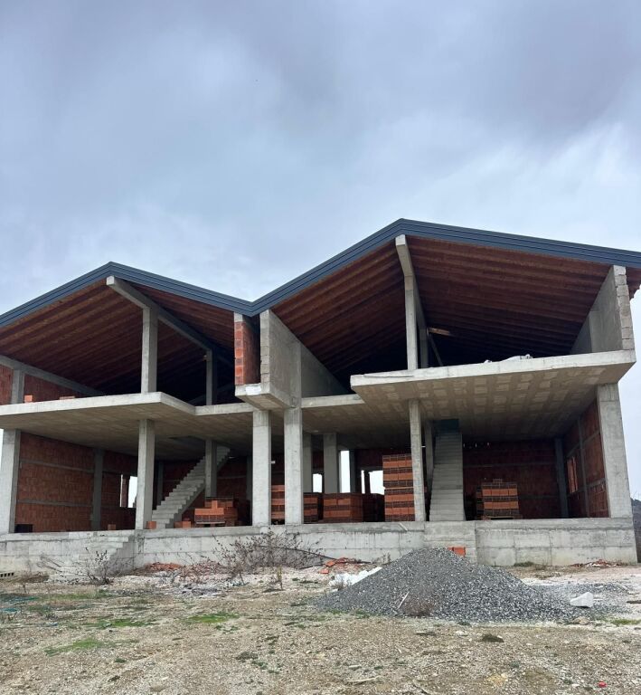 VILLA FOR SALE WITH SEA VIEW IN LALZ BAY !! 300,000 €